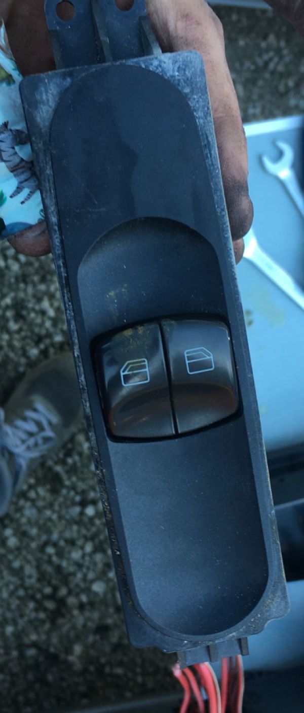 Botonera elevalunas MERCEDES SPRINTER CRAFTER 9065451013 A9065451013