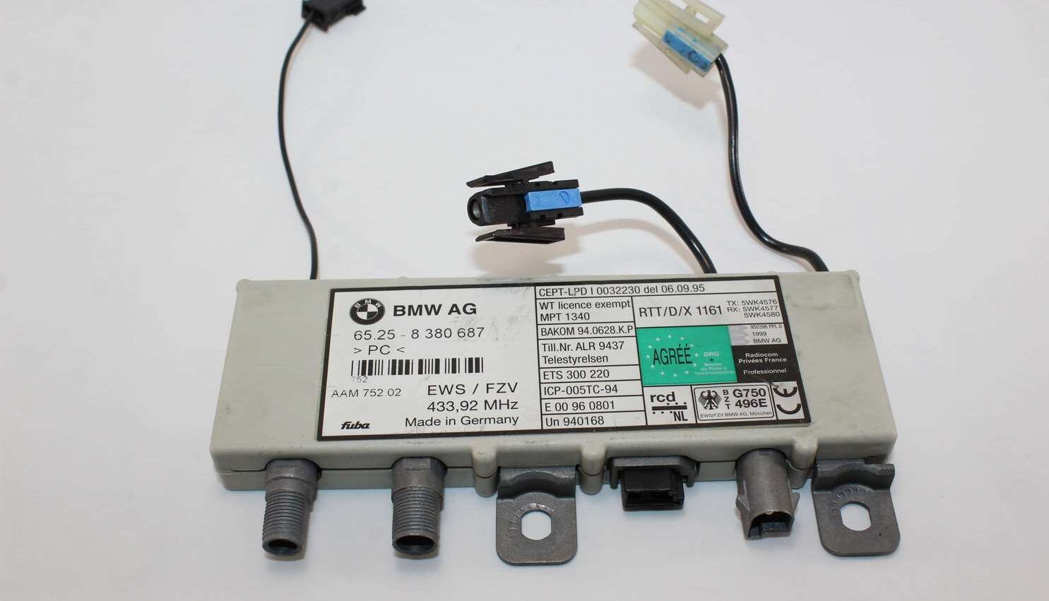Amplificador de antena BMW E38 65258380687 65.25-8 380 687 AAM75202 AAM 752.02