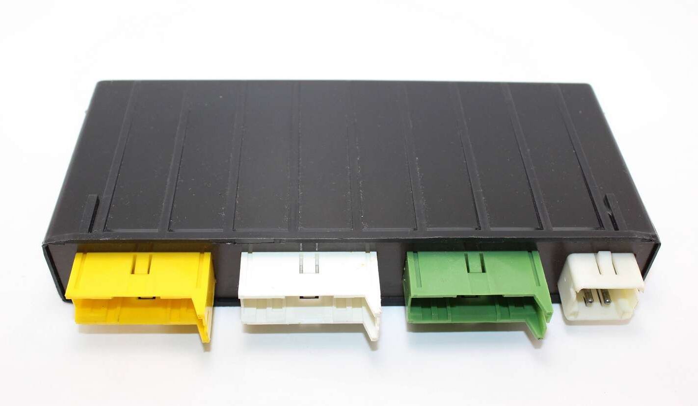 Centralita de confort BMW E34 E32 61351379380 61.35-1 379 380 Hella 5DK00513520 5DK 005 135-20