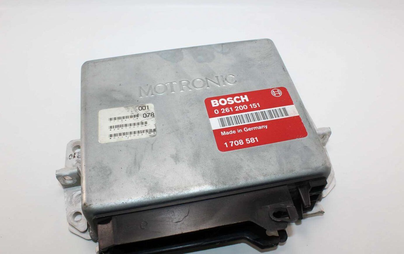 Centralita del motor BMW E34 1708581 1 708 581 Bosch 0261200151 0261200151