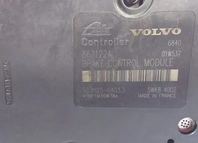 VOLVO S60 ABS P08671225 8671224