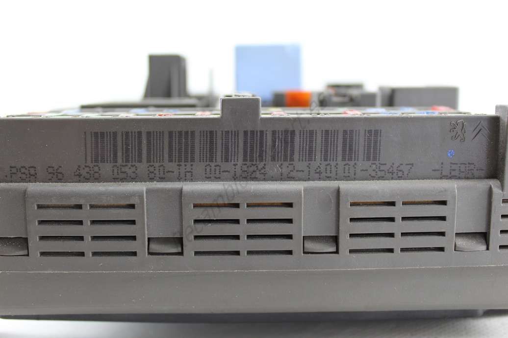 BSI Caja de fusibles Peugeot Citroen 9643805380 96 438 053 80 - Imagen 2