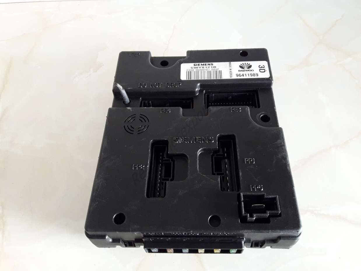 Bsi caja de fusibles chevrolet evanda daewoo 96411989 siemens 5wy8121b