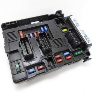 Caja de fusibles BSM-B4 Peugeot Citroen 9650618380 965061838000 T118470004L T118470004 L