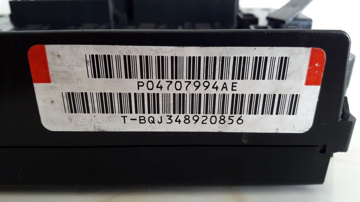 Caja de fusibles Chrysler Voyager P04707994AE T-BQJ348920856 - Imagen 2
