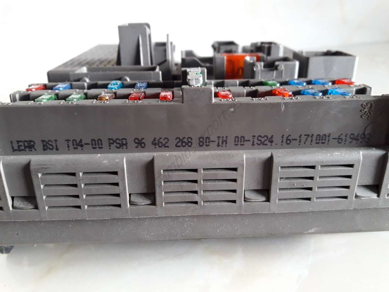 Caja de fusibles Peugeot Citroen 9646226880 96 462 268 80 BSI T04-00 - Imagen 2