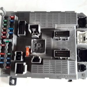 Caja de fusibles Peugeot Citroen 9646226880 96 462 268 80 BSI T04-00