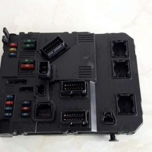 Caja de fusibles Peugeot Citroen 9650584680 S118085220B S118085220 B BSI E02-00
