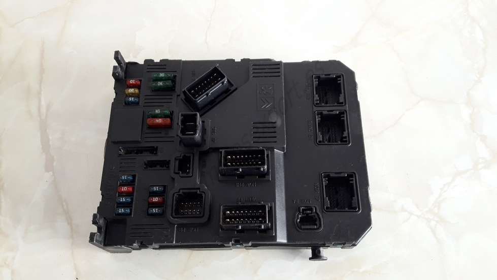 Caja de fusibles Peugeot Citroen 9650584680 S118085220B S118085220 B BSI E02-00