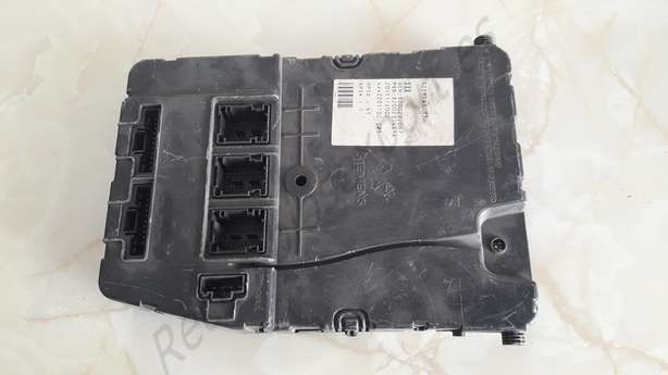 Caja de fusibles Renault Megane 8200292067 8200233451A S118400200H