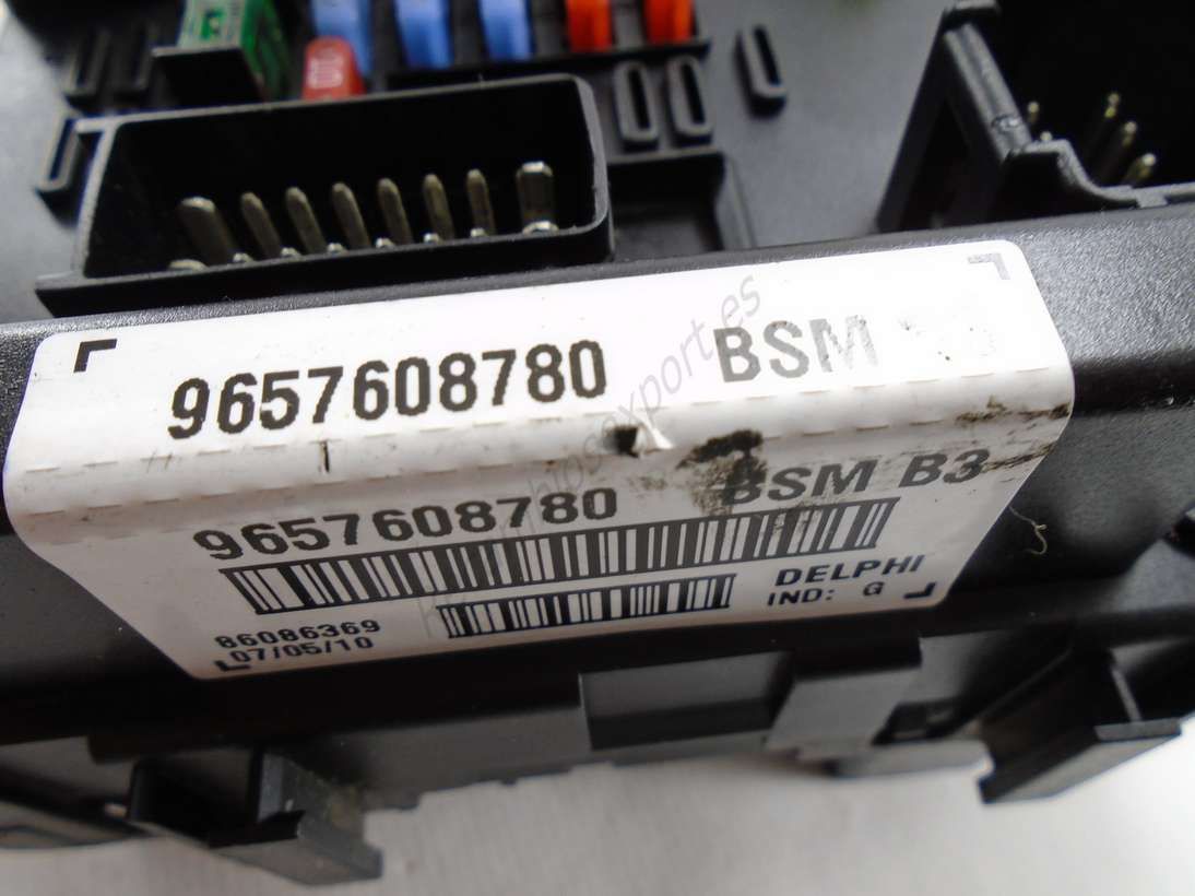 Caja de fusibles grupo psa peugeot citroen 9657608780 bsm b3 - Imagen 2