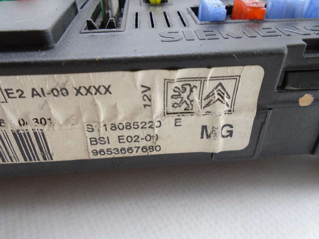 Caja de fusibles peugeot citroen 9653667680 siemens s118085220e s118085220 e bsi e02-00 - Imagen 2