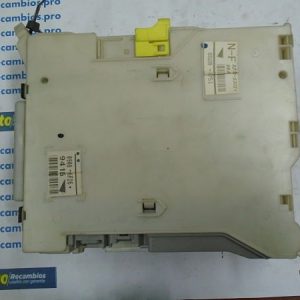 CAJA RELES FUSIBLES LEXUS IS200 8273053021 82730-53021