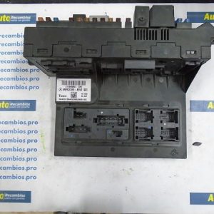 CAJA RELES FUSIBLES MERCEDES 2115458901 (08)