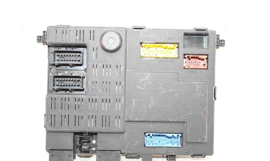 Caja de fusibles Peugeot Citroen 9642409880 96 424 098 80 Valeo 73004112 730 041 12 BSI-BOITE M4