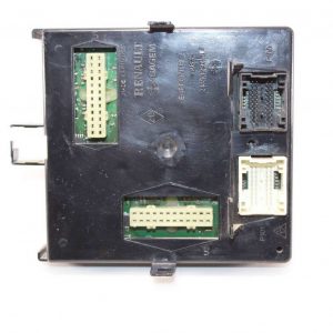 Caja de fusibles Renault Laguna 8200447503 8200534446 8200371614