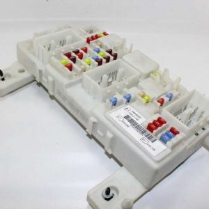 Caja de fusibles Ford Focus 7M5T14A073DG 7M5T-14A073-DG 519243703 97RA000001 97RA-00 0001 97RA012108 97RA-01 2108 8M5T14014CND 8M5T 14014 CND