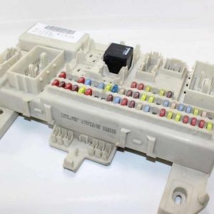 Caja de fusibles Ford Focus 6M5T14014ARA 4M5T14A073DH 4M5T 14A073 DH 519100705 00164795