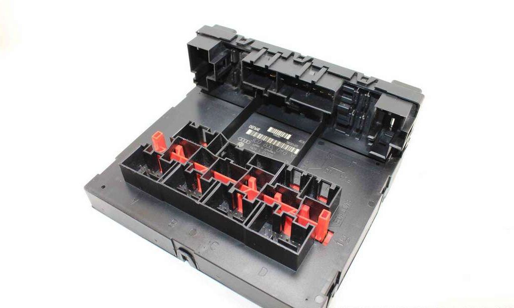 Caja de fusibles VW Audi Seat Skoda 3C0937049AJ 3C0 937 049 AJ Delphi 28093192