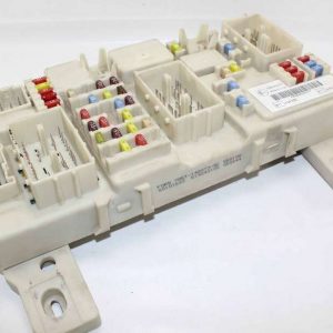 Caja de fusibles Ford Focus 7M5T14A073DC 7M5T-14A073-DC 519243125 7M5T14A073CB 7M5T 14A073 CB 8M5T14014GAB 8M5T 14014 GAB 97RA000001 97RA-00 0001 97RA012108 97RA-01 2108