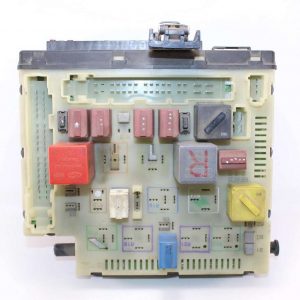 Caja de fusibles Ford Escort 96AG14A073EB