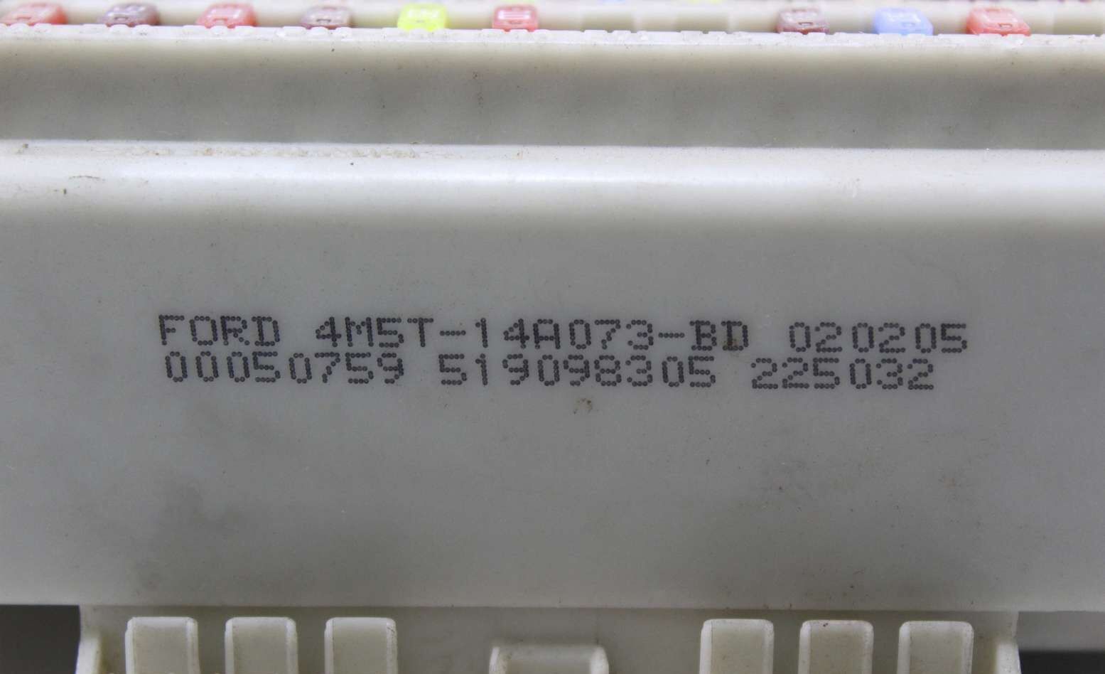 Caja de fusibles Ford Focus 4M5T14A073BD 4M5T-14A073-BD 4M5T14014CBF 4M5T 14014 CBF 519098305 - Imagen 2