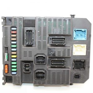 Caja de fusibles Peugeot 207 Citroen C4 9659285580 96 592 855 80 BSI2004P0800 BSI 2004 P08-00 BOOTL010604 BOOTL-01-0604 S01C5P340P S01-C5P3-40P