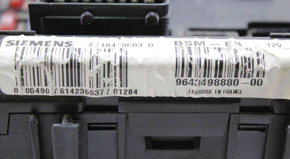 Caja de fusibles Peugeot 206 Citroen C2 C3 964349888000 9643498880-00 BSM-B3 Siemens S118470003D S118470003 D - Imagen 2