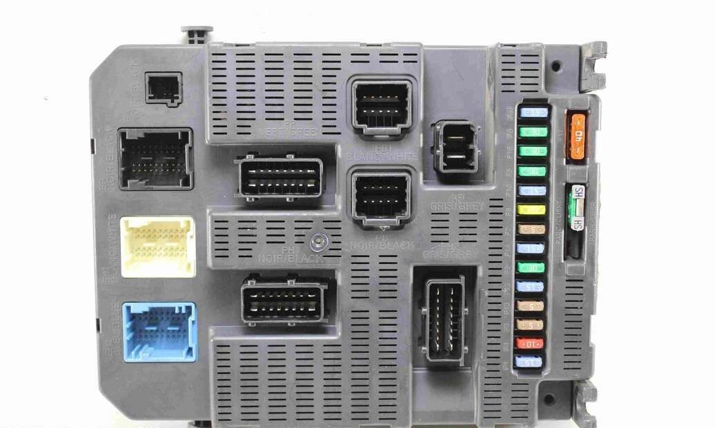 Caja de fusibles Peugeot 207 308 9663798280 96 637 982 80 BSI 2004 P06-00
