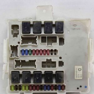 Caja de fusibles Nissan Navara Pathfinder 284B6EB30C