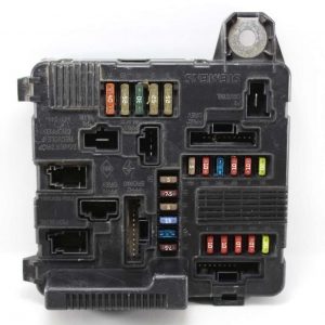 Centralita caja de fusibles Renault Megane 8200306033B S118399300K S118399300 K
