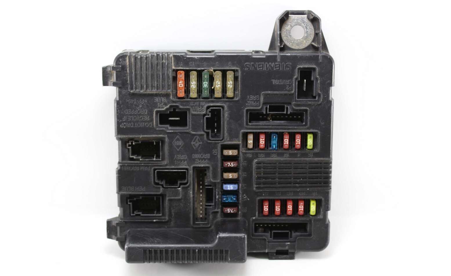 Centralita caja de fusibles Renault Megane 8200306033B S118399300K S118399300 K