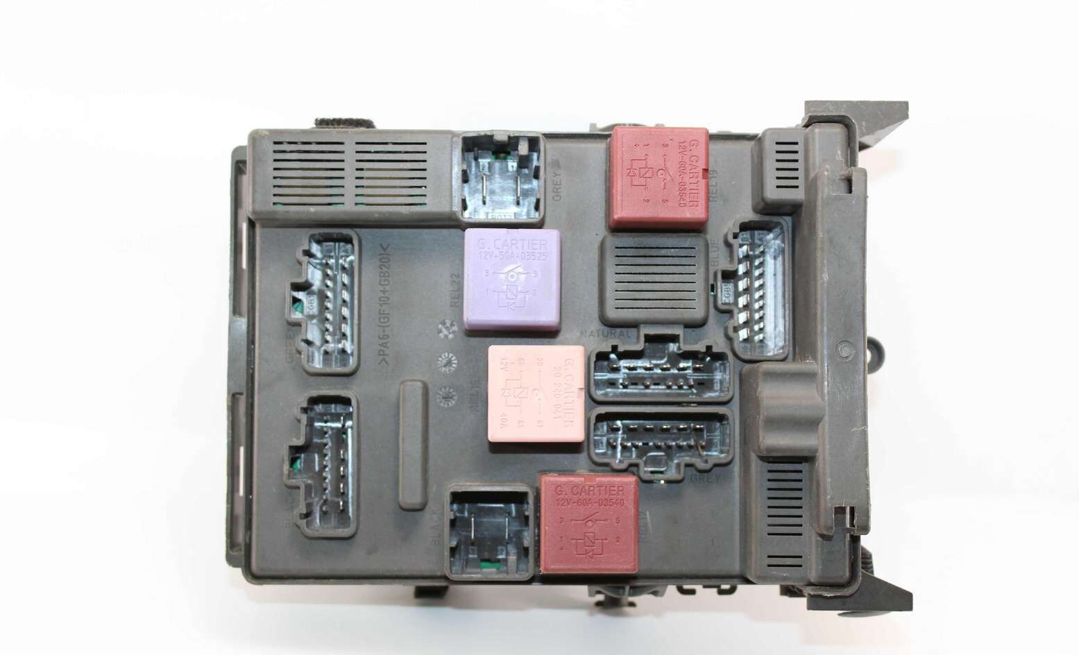 Centralita caja de fusibles Renault Laguna 8200371619B 8200371619-B