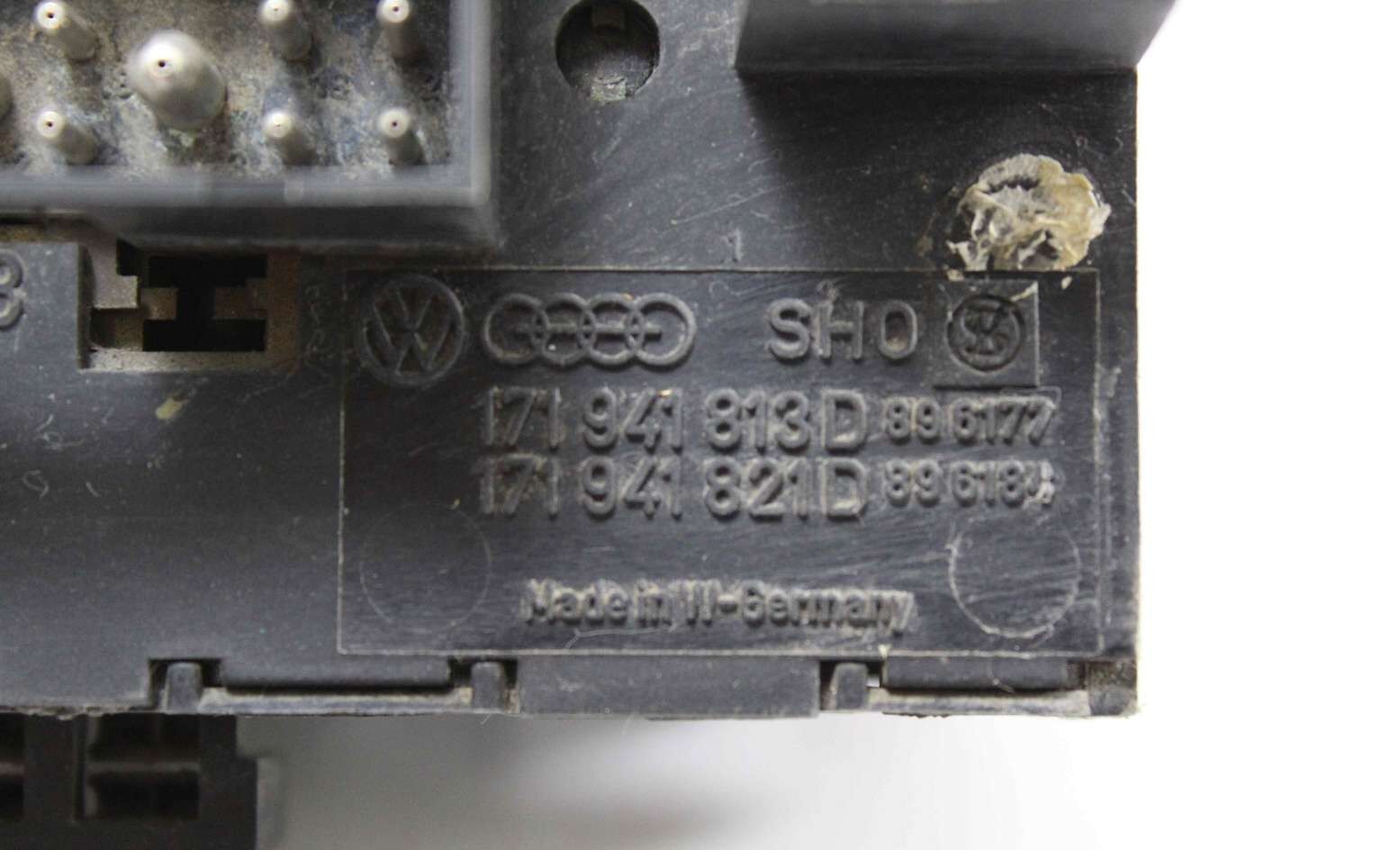Caja de fusibles VW Golf Jetta 171941813D 171 941 813 D 171941821D 171 941 821 D - Imagen 3