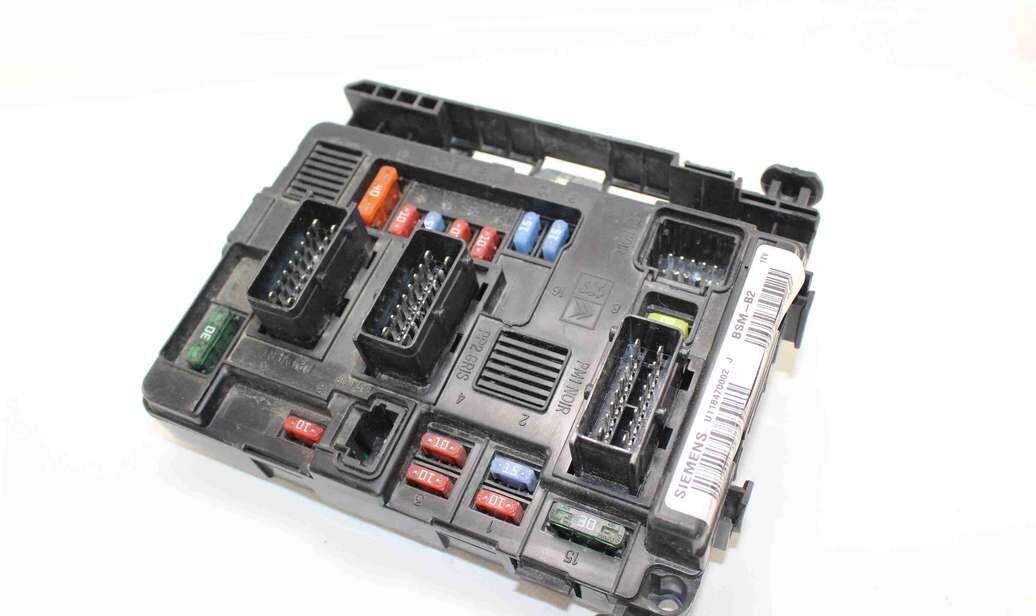 Caja de fusibles Peugeot 206 965061858000 9650618580-00 Siemens U118470002J U118470002 J BSM-B2