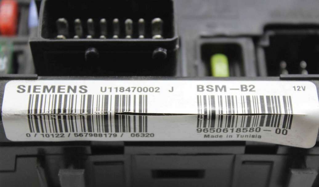 Caja de fusibles Peugeot 206 965061858000 9650618580-00 Siemens U118470002J U118470002 J BSM-B2 - Imagen 2