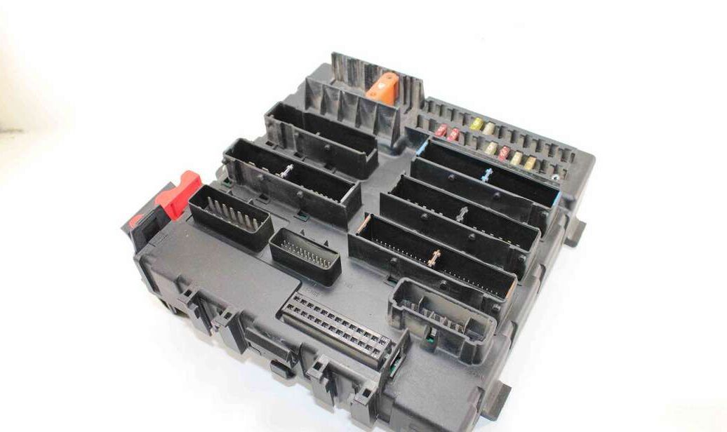 Caja de fusibles BSI Opel Vectra C 13112910 13 112 910 519045025 AQ