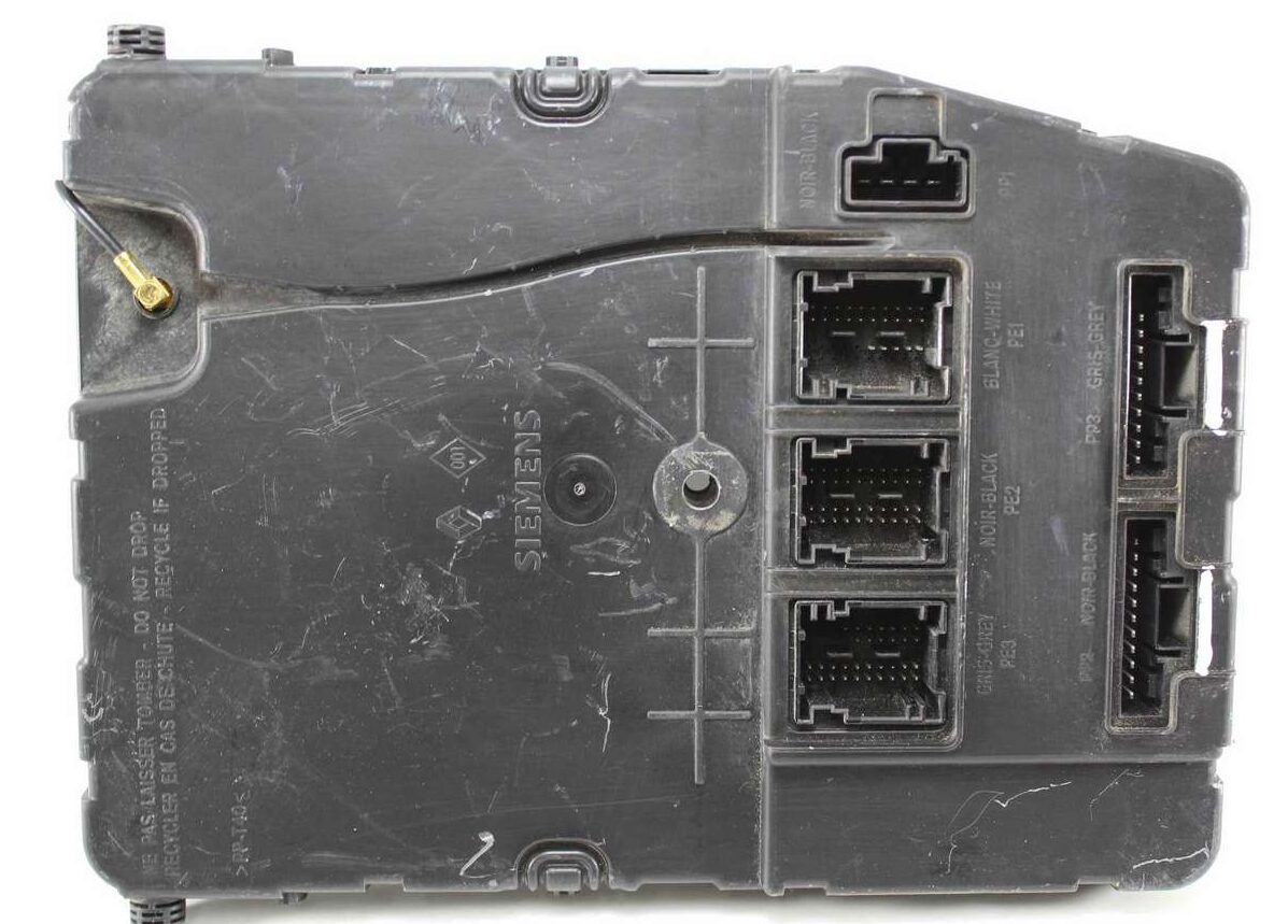 Caja de fusibles BSI Renault Scenic 8200309693 S118400310L S118400310 L