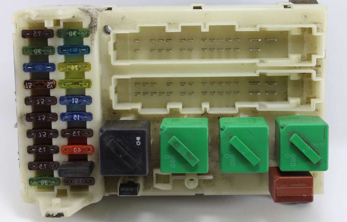 Caja de fusibles Ford Mondeo 93BG14K150AD 93BG-14K150-AD 93BG14A073EH 93BG-14A073-EH