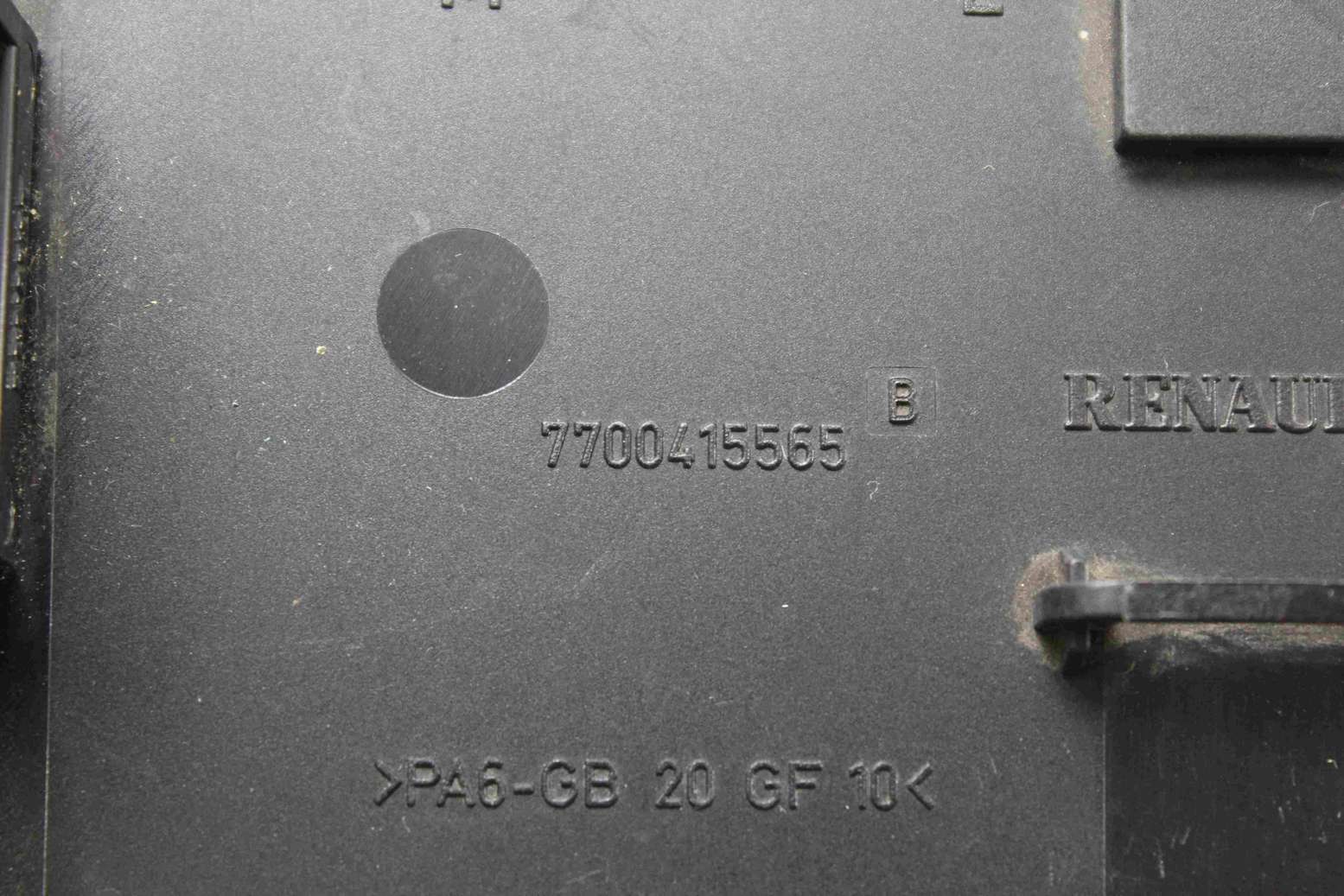 Caja de fusibles Renault Clio 7700415565B 7700415565 B P7700411319C BMTN2 BMT N2 216246542D 21624654 2 D - Imagen 4