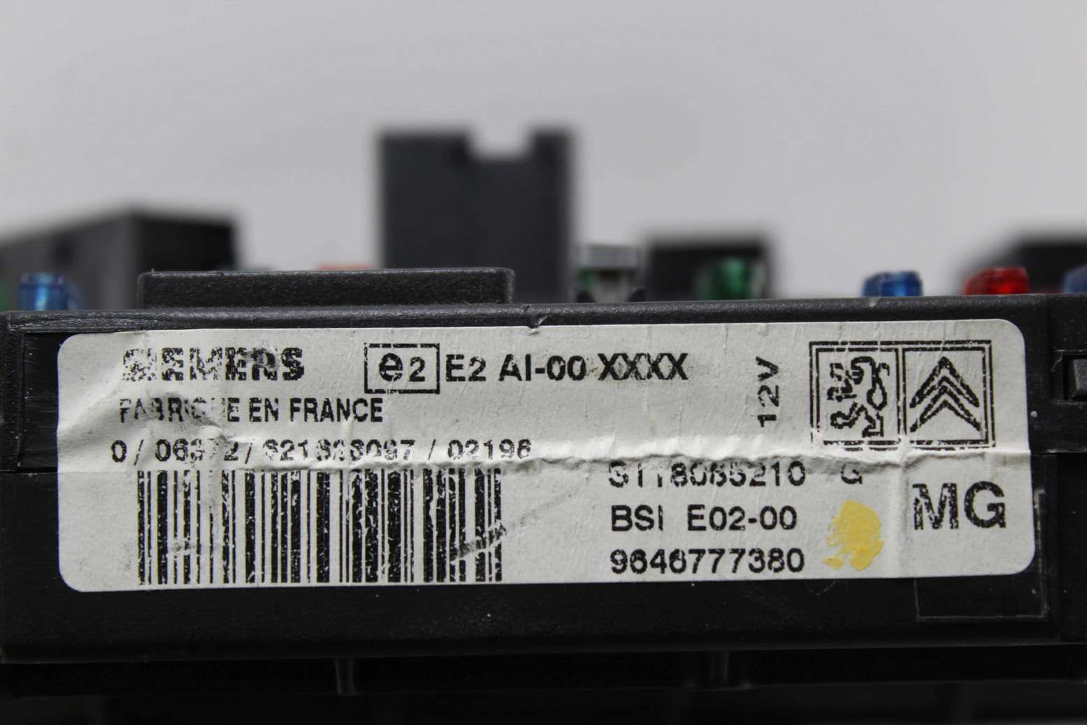 Caja de fusibles Peugeot 206 9646777380 Siemens S118065210G S118065210 G - Imagen 2