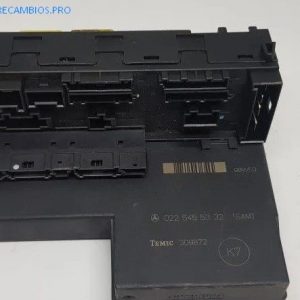 CAJA RELES  FUSIBLES MERCEDES CLASE E 0225455332