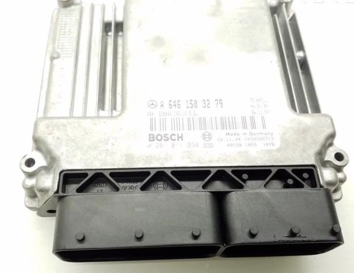 MERCEDES-BENZ C W203 UNIDAD DE CONTROL/MÓDULO DEL MOTOR A6461503279 0281011934