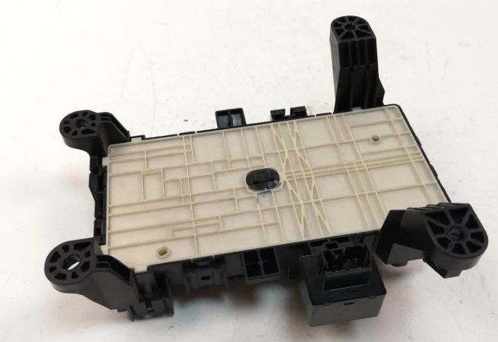 SUZUKI GRAND VITARA II MÓDULO DE FUSIBLE 3861084F21 0665005592 - Imagen 2