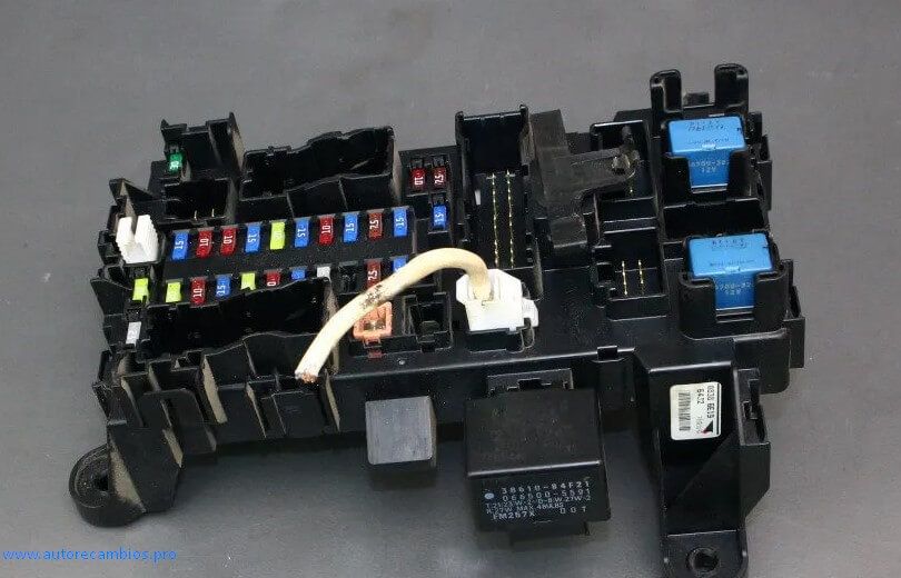 CAJA DE FUSIBLES SUZUKI GRAND VITARA II 08386E 1964J2 08386E1964J2 6E19 64J2 - Imagen 2