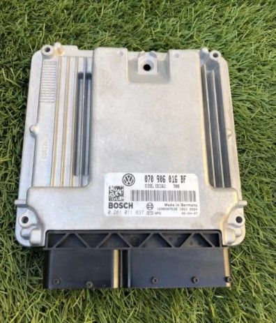 Centralita de motor ECU UCE Vw Transporter T5 0281011837 EDC16U1 1039S07538 070906016BF
