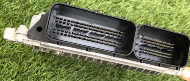 Centralita de motor ECU UCE procedente de Chrysler 0281012080 P04896420AF - Imagen 3