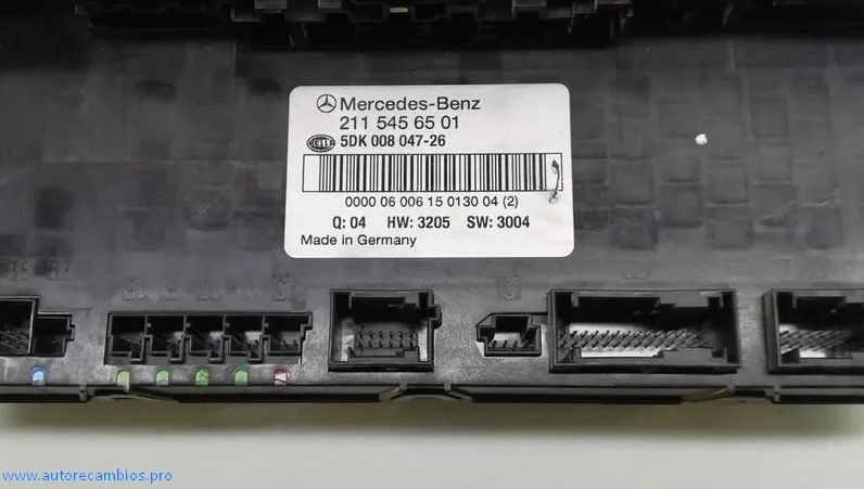 CAJA RELES FUSIBLES Mercedes Clase E 2115456501