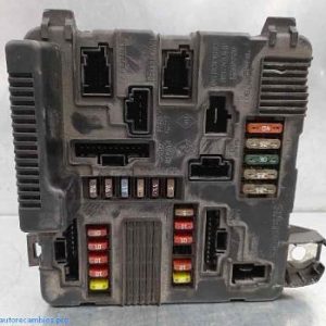 Caja de fusibles Renault Scenic Megane 8200306033C S118399300L UPC X84 N3