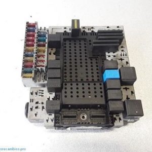 VOLVO S60 MÓDULO DE FUSIBLE 08696040